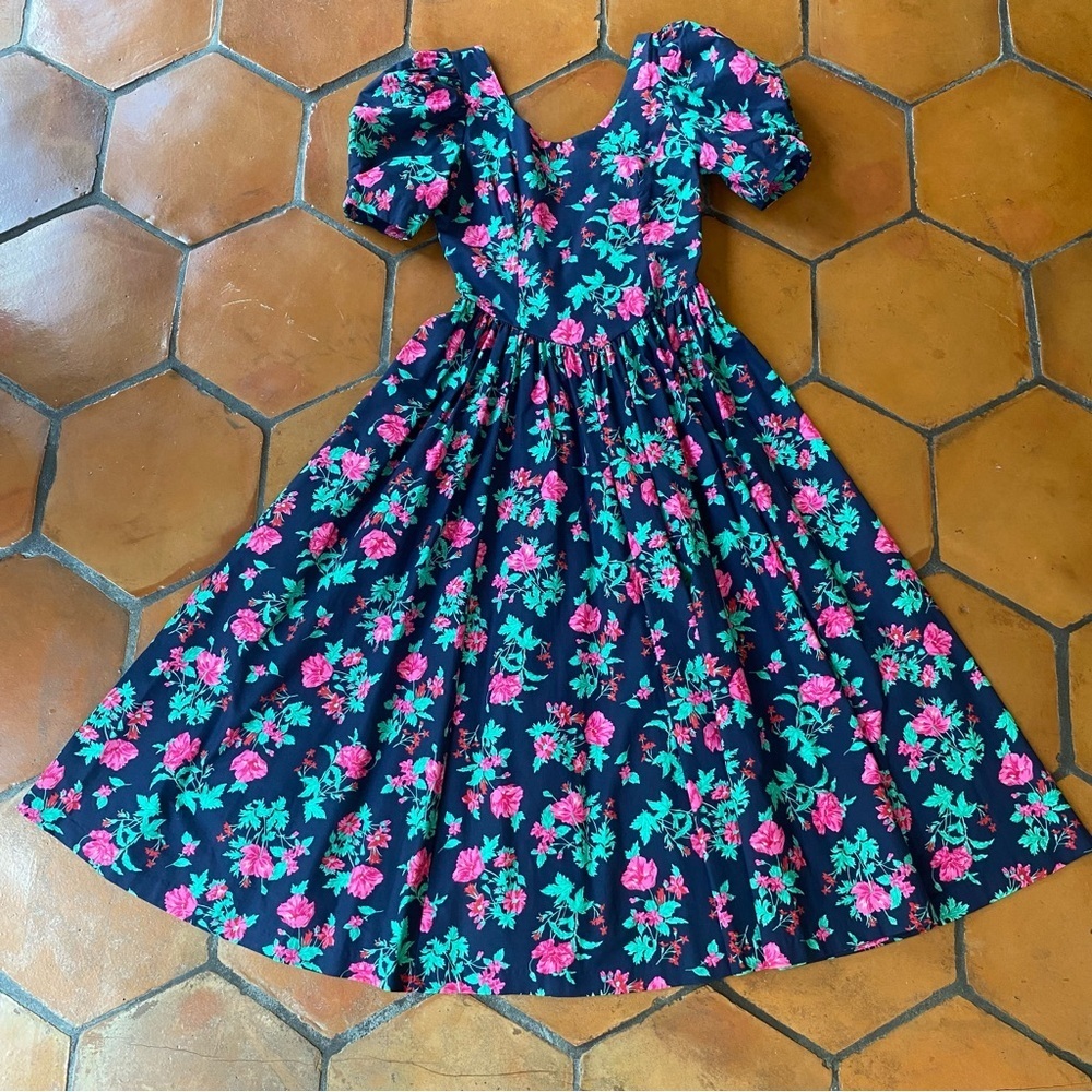 NEW Laura Ashley VTG 80s Floral Dress Puff Sleeve Cottagecore V Back 12 Preppy